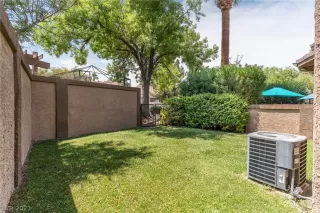 Photo #3: 2308453 Listing