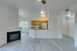 Photo #3: 2308488 Listing 