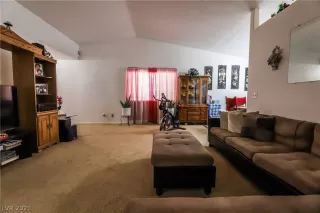 Photo #5: 2308493 Listing 