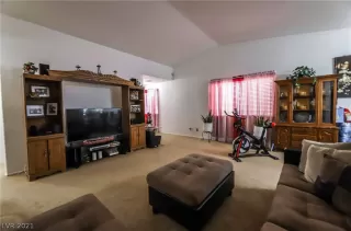 Photo #6: 2308493 Listing 