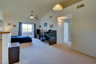 Photo #2: 2308518 Listing