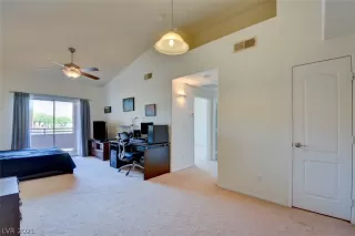 Photo #3: 2308518 Listing