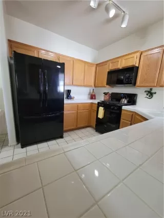 Photo #2: 2308526 Listing