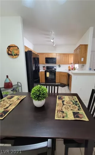 Photo #3: 2308526 Listing