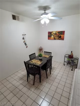 Photo #4: 2308526 Listing