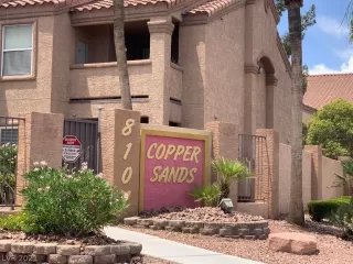 Photo #3: 2308573 Listing 