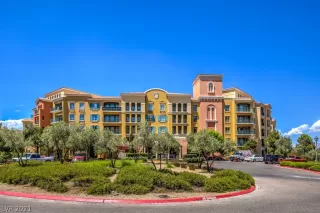 Photo #1: 2308600 Listing