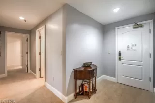 Photo #3: 2308600 Listing