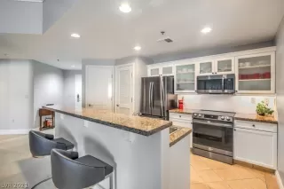 Photo #5: 2308600 Listing