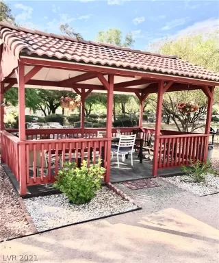 Photo #2: 2308607 Listing