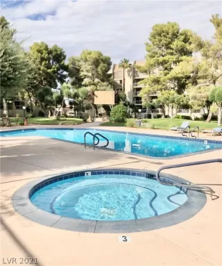 Photo #6: 2308607 Listing