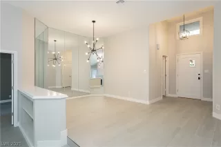 Photo #5: 2308609 Listing 