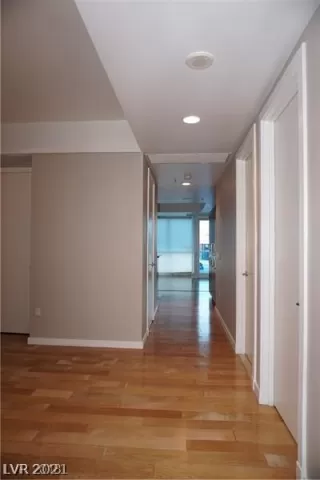 Photo #3: 2308639 Listing