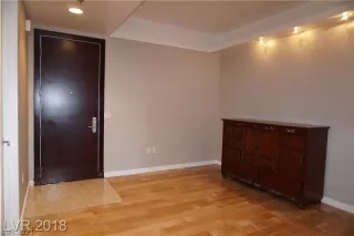 Photo #4: 2308639 Listing