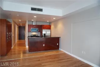Photo #5: 2308639 Listing