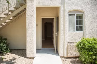 Photo #2: 2308655 Listing