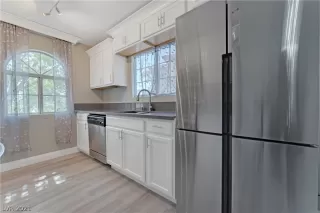 Photo #4: 2308656 Listing