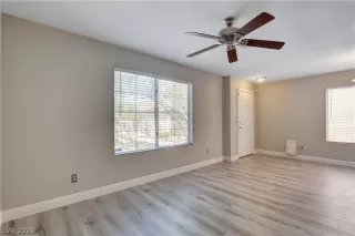 Photo #5: 2308662 Listing 