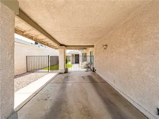 Photo #2: 2308685 Listing