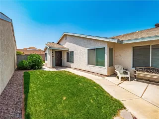 Photo #3: 2308685 Listing