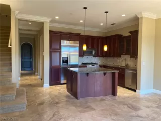 Photo #5: 2308703 Listing 