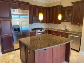 Photo #6: 2308703 Listing 