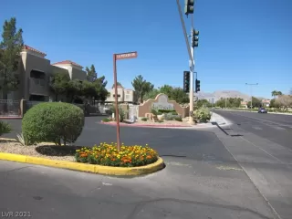 Photo #3: 2308720 Listing