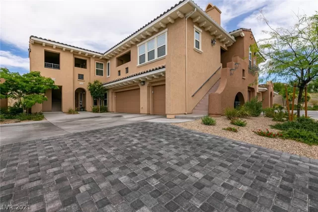 MLS: 2308723 Condo For Sale