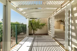 Photo #3: 2308735 Listing