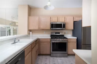 Photo #5: 2308735 Listing