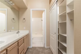 Photo #6: 2308735 Listing