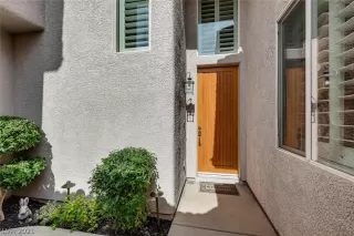 Photo #2: 2308774 Listing