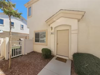 Photo #2: 2308794 Listing