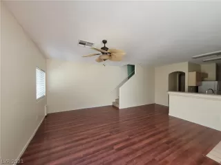 Photo #4: 2308794 Listing