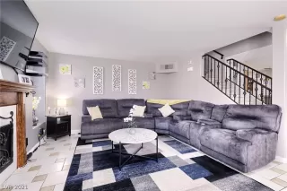 Photo #6: 2308820 Listing