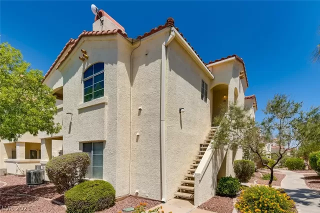 MLS: 2308834 Condo For Sale