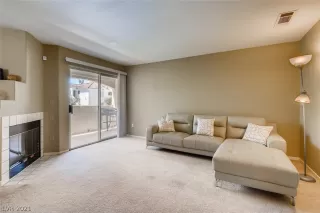 Photo #6: 2308834 Listing