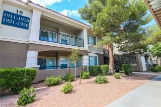 Photo #1: 2308847 Listing