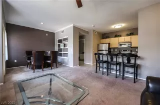 Photo #4: 2308847 Listing