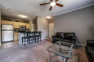 Photo #5: 2308847 Listing