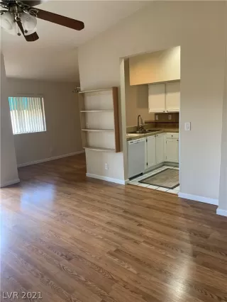 Photo #4: 2308850 Listing 