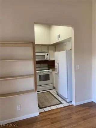 Photo #6: 2308850 Listing 