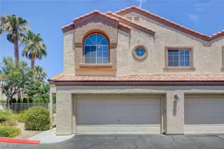 Photo #2: 2308856 Listing