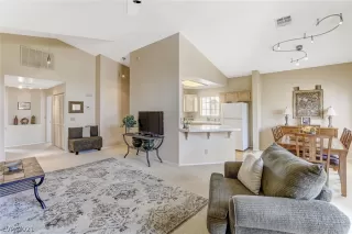 Photo #6: 2308856 Listing