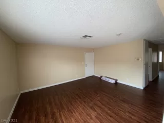 Photo #3: 2308866 Listing 