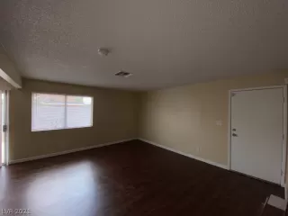 Photo #4: 2308866 Listing 