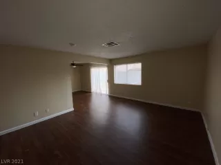 Photo #5: 2308866 Listing 