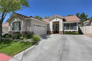 Photo #2: 2308911 Listing 