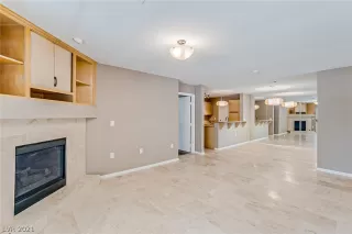 Photo #4: 2308913 Listing