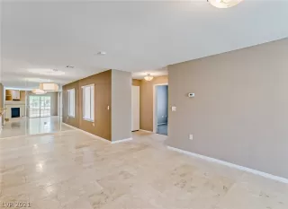 Photo #5: 2308913 Listing